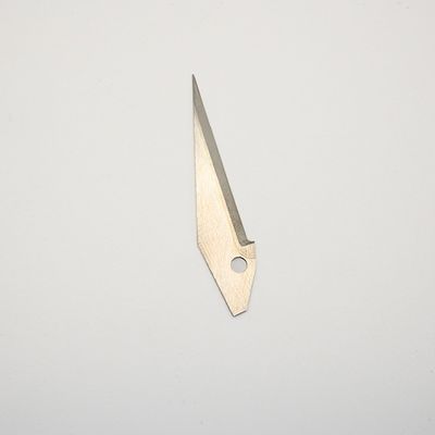 주문 시멘트 된 텅스텐 탄화물 합금 삼각형 단일 구멍 위치 블레이드 직물 필름 절단 산업 기계 칼