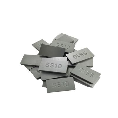 맞춤형 YG8 합금 텅스텐 카바이드 브레이즈 팁, 밀도 14.75 g/cm³ 경도 90.0 HRA 및 TRS 3200 Mpa