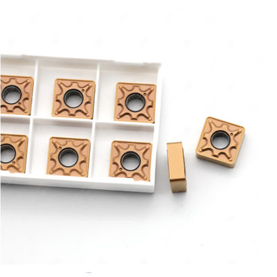 삽입물을 완성하는 도구 SNMG120404 강철을 줄이는 CNC 선반 기계 초경합금